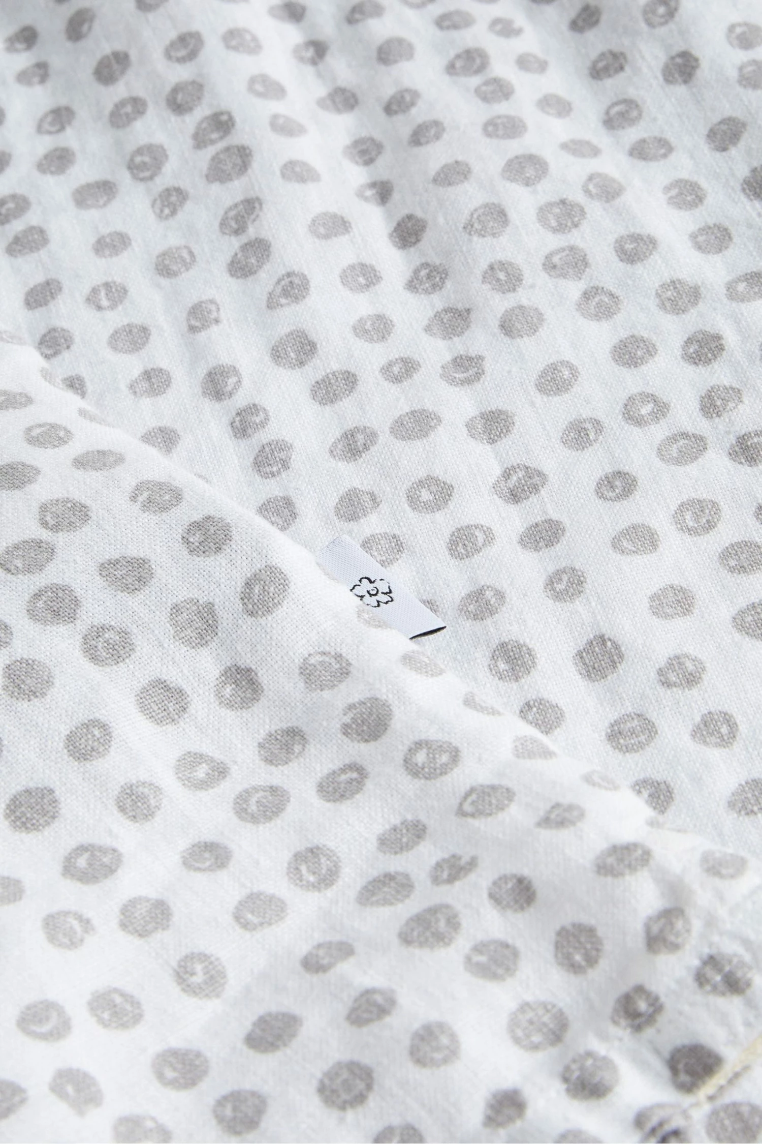 Ted Baker Men's Grey Aillon Long Sleeve Spot Print Shirt 7 Ted Baker Men's Grey Aillon Long Sleeve Spot Print Shirt - Image 5