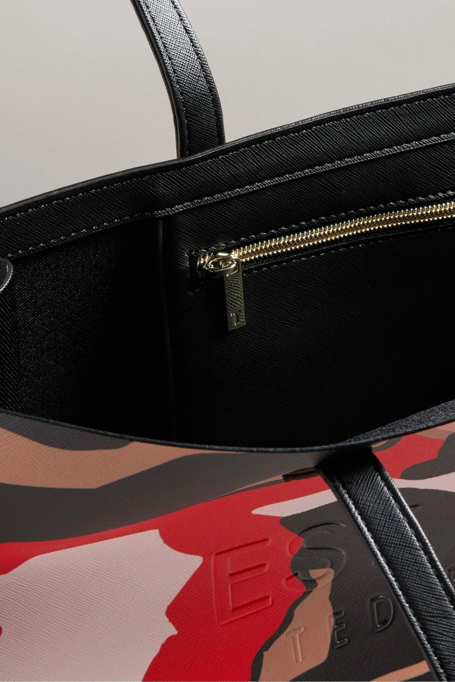 Ted Baker Black Retro Flood Ew Icon Bag 6 Ted Baker Black Retro Flood Ew Icon Bag - Image 4