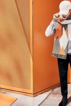 Ted Baker Grey Avebury Diamond Crew Neck Sweater 13 Ted Baker Grey Avebury Diamond Crew Neck Sweater -TED BAKER Sales Store unnamed file 3054