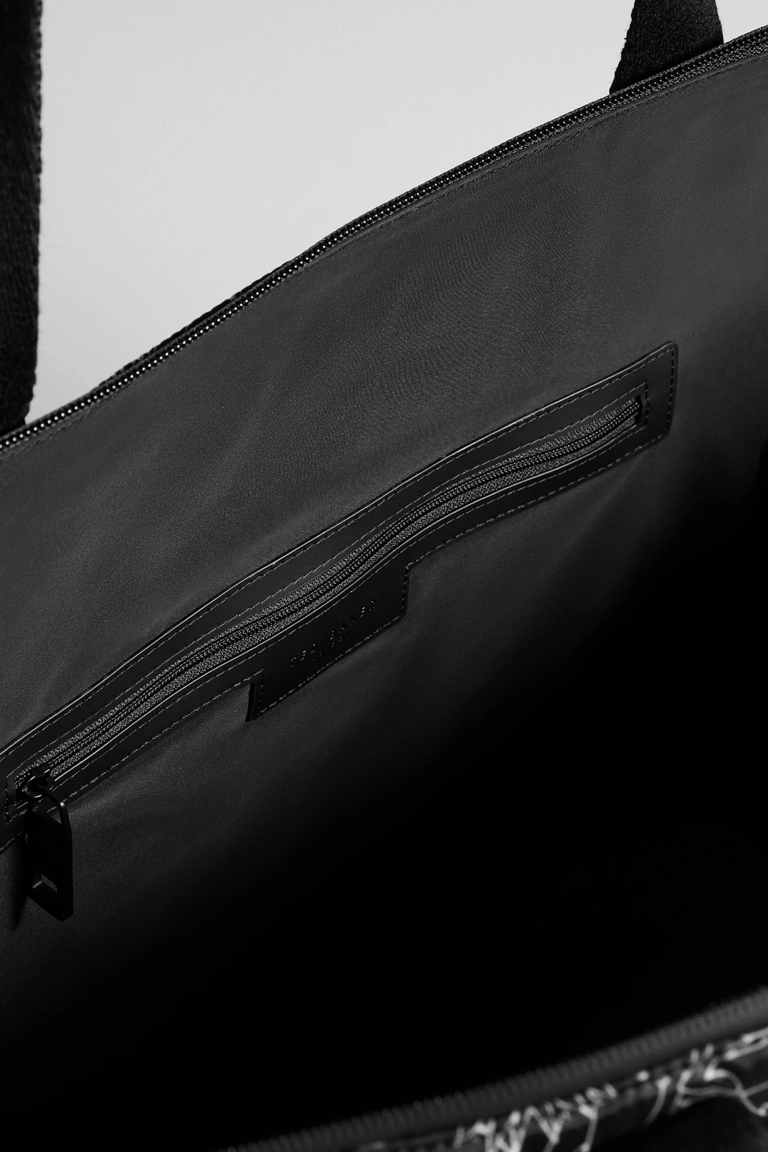 Ted Baker Medith Black Scribble Printed Nylon Tote Bag 6 Ted Baker Medith Black Scribble Printed Nylon Tote Bag - Image 4