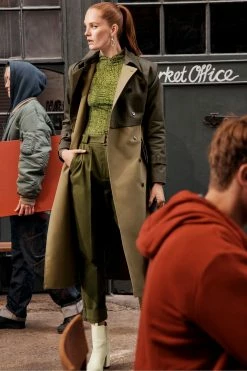 TED BAKER Sales Store -TED BAKER Sales Store unnamed file 4784