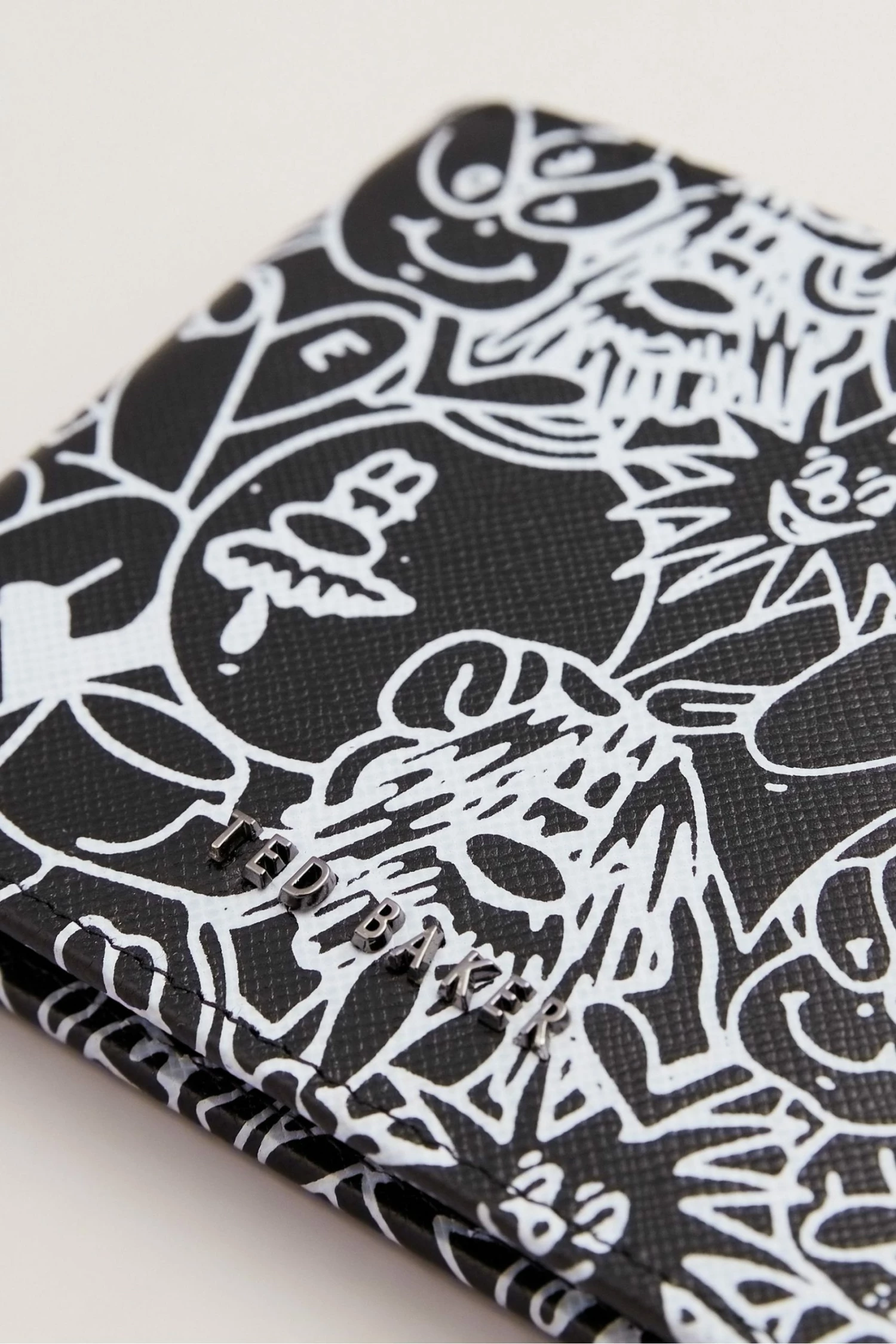 Ted Baker Stans Black Scribble Leather Bifold 5 Ted Baker Stans Black Scribble Leather Bifold - Image 3