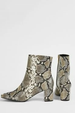 Ted Baker Neomy Imitation Snake Block Heel Ankle Boots 8 Ted Baker Neomy Imitation Snake Block Heel Ankle Boots -TED BAKER Sales Store unnamed file 5989